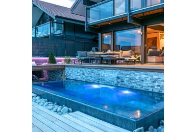 petite piscine sur terrasse bois