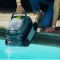 Robot de piscine électrique ou hydraulique : lequel choisir ?